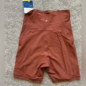 NWT Old Navy Powerlite Extra High-Rise 6” Seam Shorts